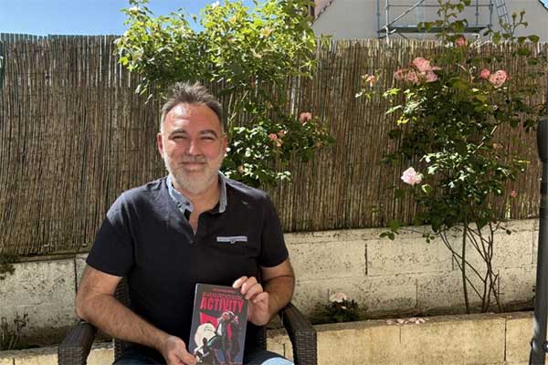 Seine-et-Marne : cet auteur publie son premier roman original mêlant enquêtes, musique et théorie du temps