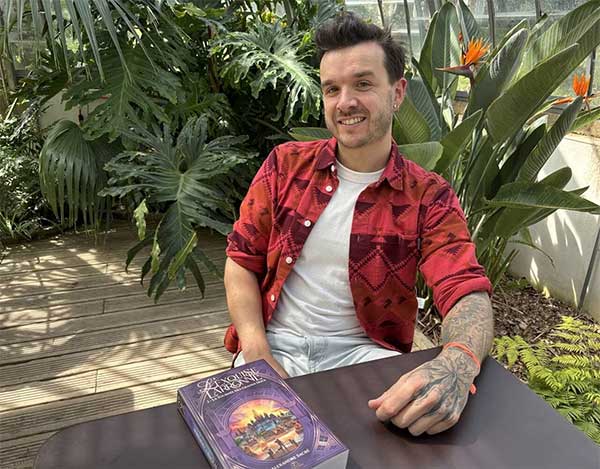 L’auteur nantais de fantasy partage son plaisir d’ « inventer un univers de A à Z »